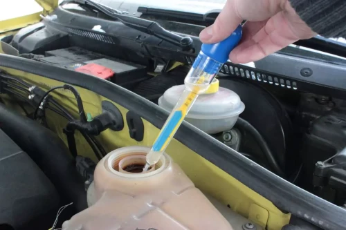 Tényleg le kell cserélni a fagyállót hűtőfolyadékot is az autóban? De milyen gyakran kell cserélni?