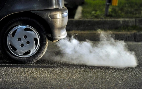 Az autók belsőégésű motorjának olajfogyasztása – Mi az a mennyiség ami még normális?